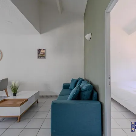 Apartment Le Cannetois - 2 - Wifi - Parking